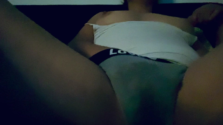 Alyanka_1: Masturbación nocturna con un solo extremo