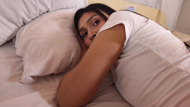 Teen sex 66: Fată sexy venezueleană studentă se fute cu fratele vitreg