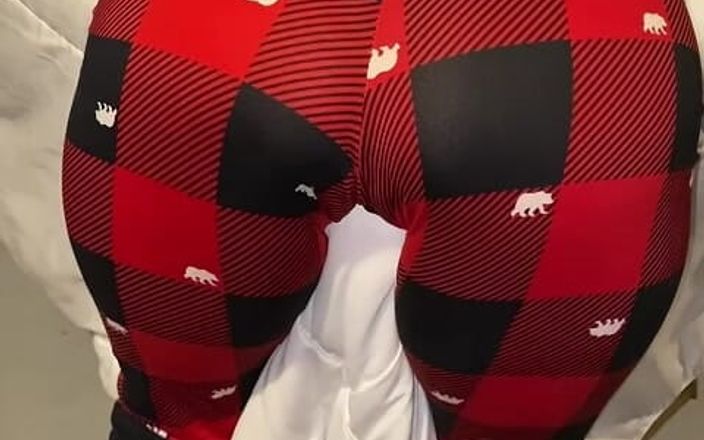 Naelor: Melove culo sexy in pantaloni attillati rossi e neri