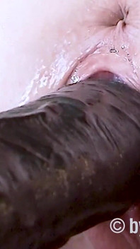 Mega Orgasm cu dildo gros