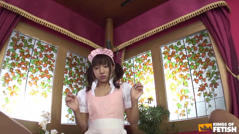 Pure Japanese adult video ( JAV): Японская горничная мастурбирует и сосет двум мужикам в маске