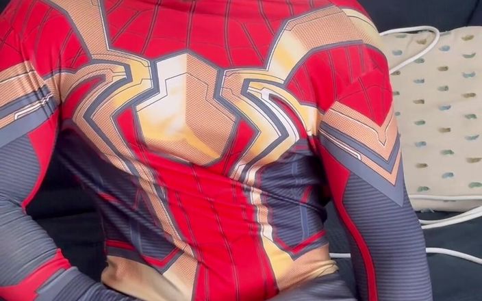 BoyGym: Hunk Spiderman si hraje s jeho tlustou Cockboygym