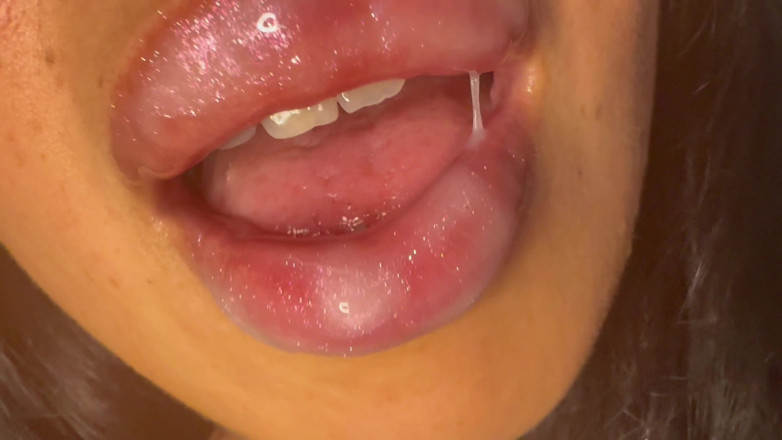 Asmr_mouth: Łup lipgloss kiedy całuję