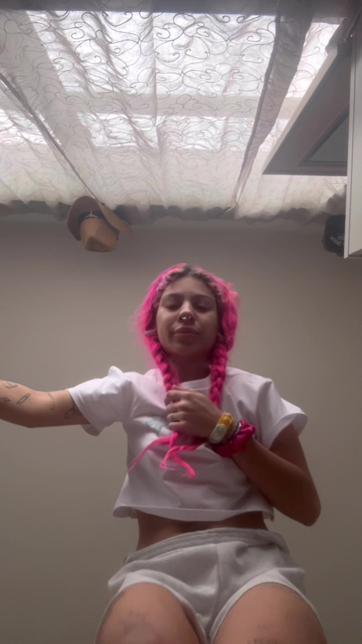 Nali Marie: La dea ti calpesta la faccia e ti stuzzica con...
