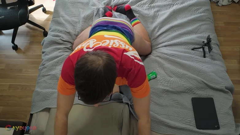 GayDuplo: Futând o păpușă sexuală în brief-uri Sexy Pride!