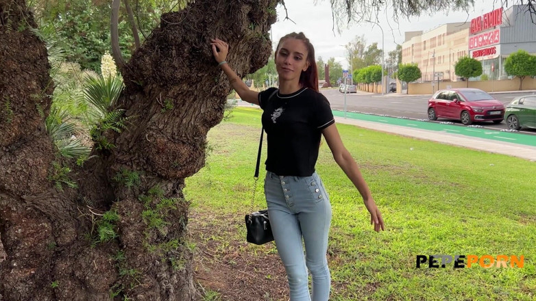 PepePorn: Esmeralda adoră sexul când este cu bărbați mai în vârstă! Vrea...