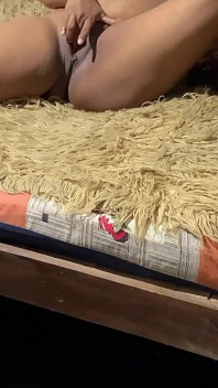 Büyük memeli orta yaşlı seksi kadın siyah yarağı seviyor