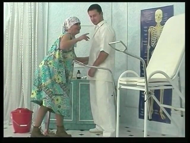 Xfucks: Babcia zerżnięta przez lekarza