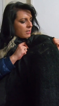 Un sacco di sperma sulle mie piumino mentre indosso stivali lunghi e vestiti sexy 212