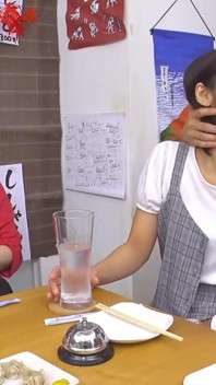 Two Mature Women Who Walk Into the Izakaya, a Hotspot for Hookups 3-4