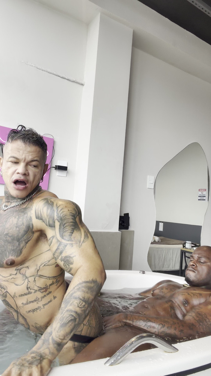 DADDYBLACKXXX: Шлюшку-культуристку трахает большой черный член!