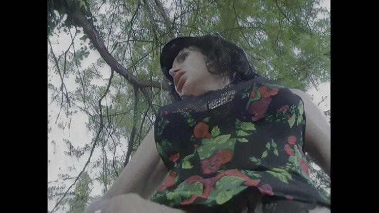 Italians at Home: Threesome lesbian bertukar menjadi pesta seks di dalam hutan