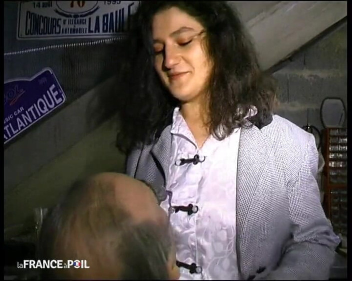 French Family Secrets: 차고에서 이중 삽입과 정자 샤워!