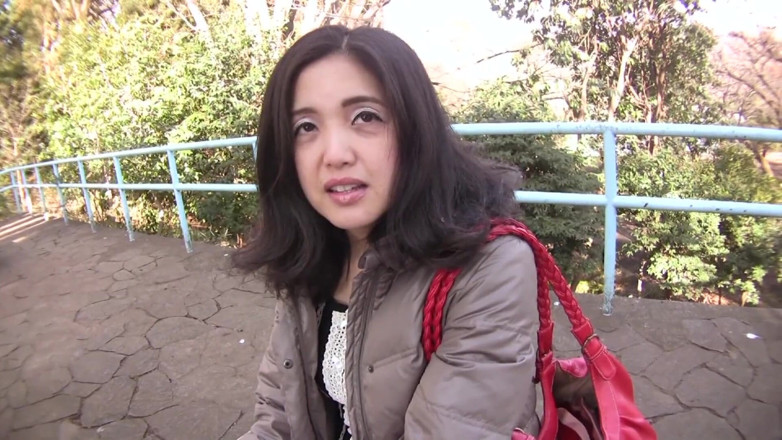 Japan Lust: Japansk milf ivrig efter kukar och leksaker