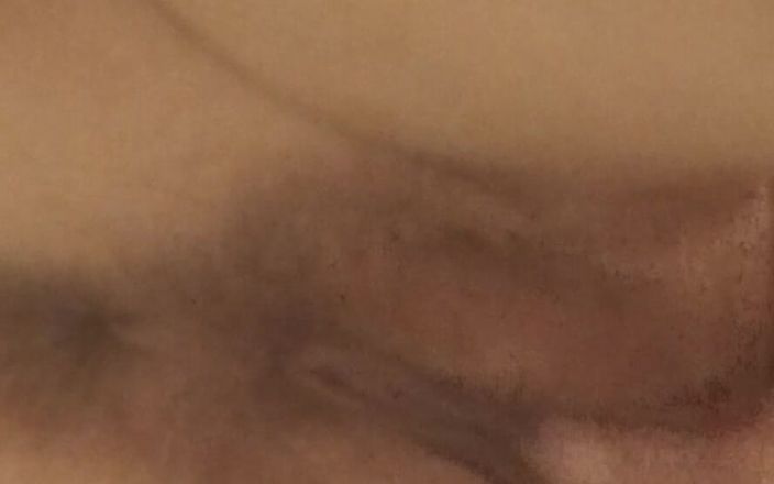 Lesbian-candys: Моя волосатая киска течет от оргазма