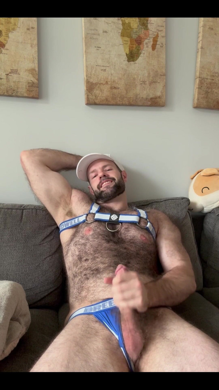 BeefyCanuck: Просто мастурбація понеділок