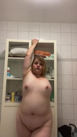 Deutsche Anna: Awek Amputee yang lambat berbogel