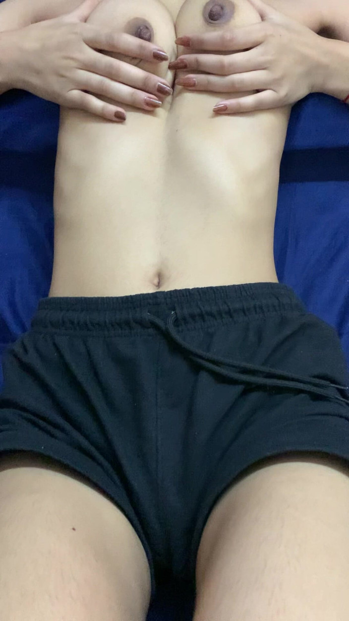 Wickedheart26: Wickedheart26 menjolok solo keras dan pepek berkrim