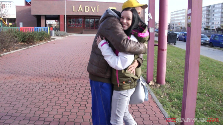 Czech Pornzone: Wildcat içinde yarak istiyor