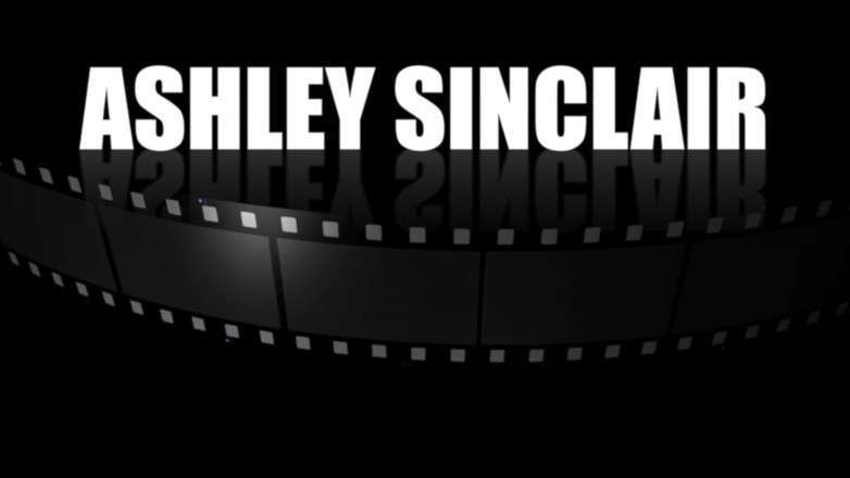 Ashley Sinclair: Dewi cinta mengusik telanjang