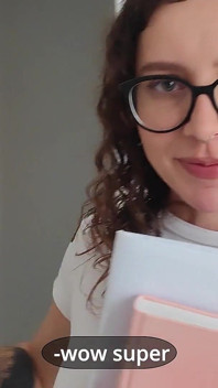 L'insegnante di inglese stronzo non si preoccupa di prendere con uno studente!