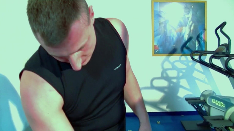 German amateur - 100% German hardcore videos: Brunette milf rides her trainers thick dick
