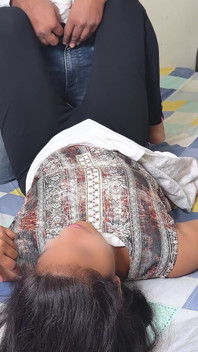 Komal Was Shopping in the Mall, There She Saw Her Fan and Took Him to His Friend's Flat and Licked His Pussy