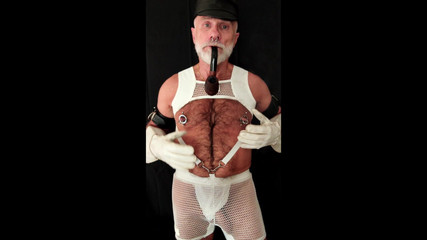 MusclesCigarsFFPig: Bílá nálada