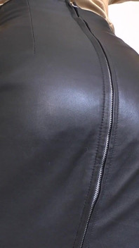 Leather-clad Ass Sniffing Training! Tight Leather Skirt! Lady Victoria Valente