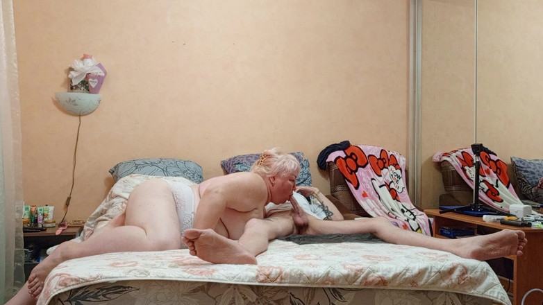 Zona901: Nachbarin macht blowjob mit spermaschlucken