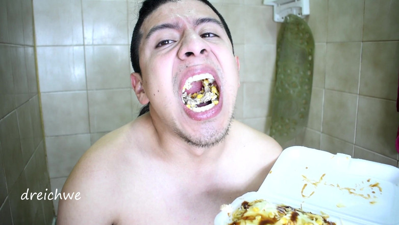 Dreichwe: Mangia il mais sulla pannocchia come un maiale