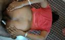 Desi Verse Studios: Une adolescente indienne desi se fait prendre en levrette en...