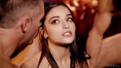 PURE TABOO Emily Willis पूरी तरह से दो प्रमुख मर्दों के सामने प्रस्तुत होती है