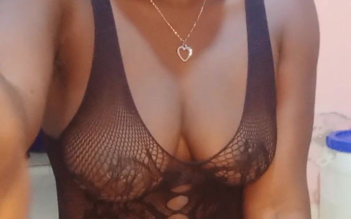 Super sexy ebony cuties: Трах за столом у сексуальному ажурному вбранні