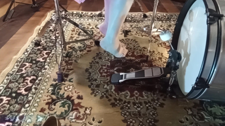 PoliticalDial46: Amalkan Set Drums Mengepam Pedal