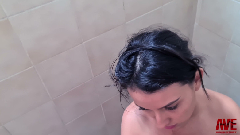 Adult Content: Cómo obtener leche en 27 minutos