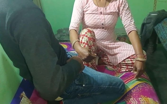 Pooja Sexy: Il buco del culo vergine della teen di 18 anni viene...
