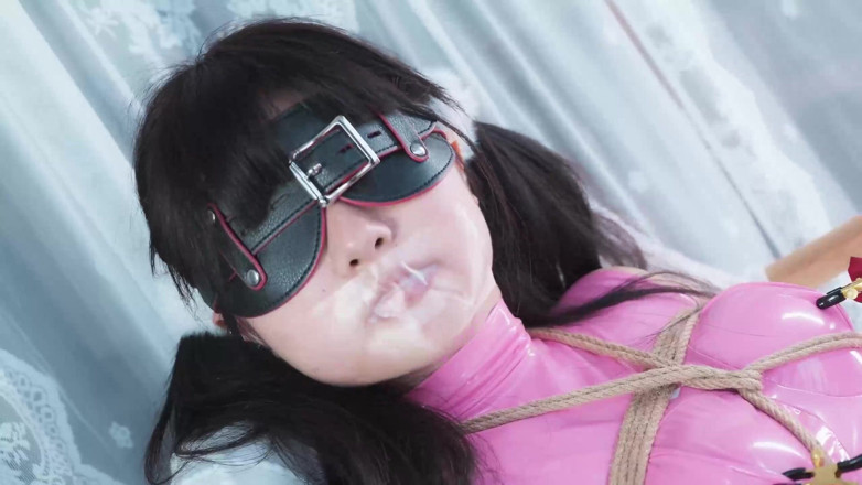 Aisan girl bondage: Ms17- použití lepicí pásky k dávení dívky a aby se...