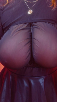 POV Sognando Una Scopata Di Tette: Grandi Tette Perfette in Nylon Stretto - Lilykoti
