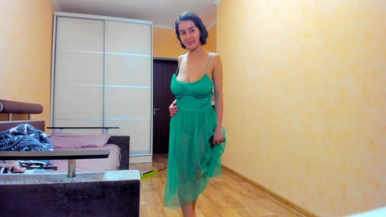 myla_angel: Sexy Myla Angel v zelených průhledných šatech!