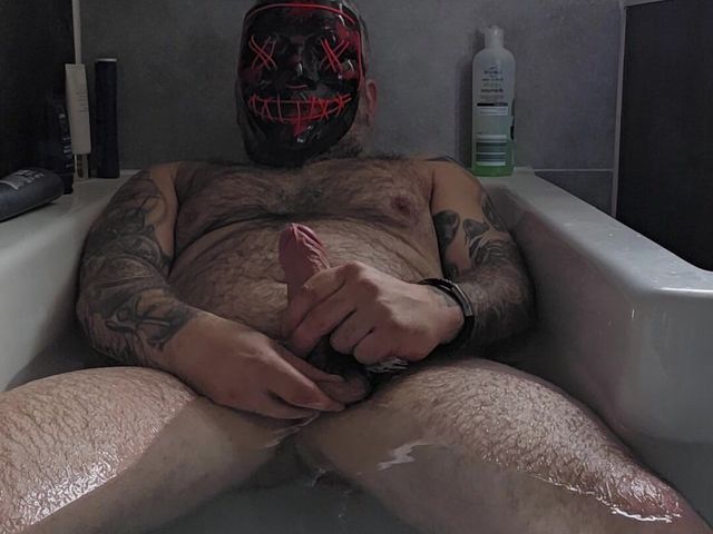 Bath Fun (Builder knicker wearer)