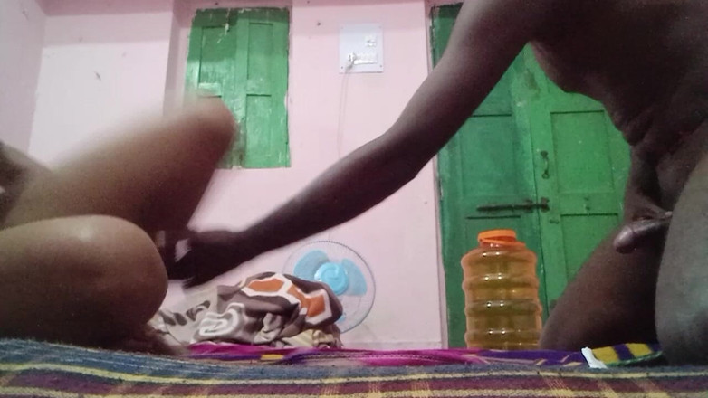 Riya babe: देसी युवा लड़की हार्डकोर चूसना