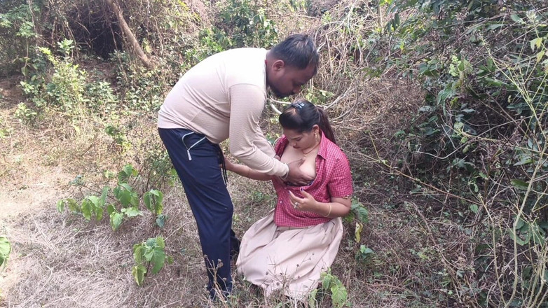 Sona bhabhi: Odia Sex Video, Odia 18 Years College Girl Sex in Outdoor...