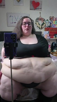 SSBBW bbw břicho bohyně v koupelně strip