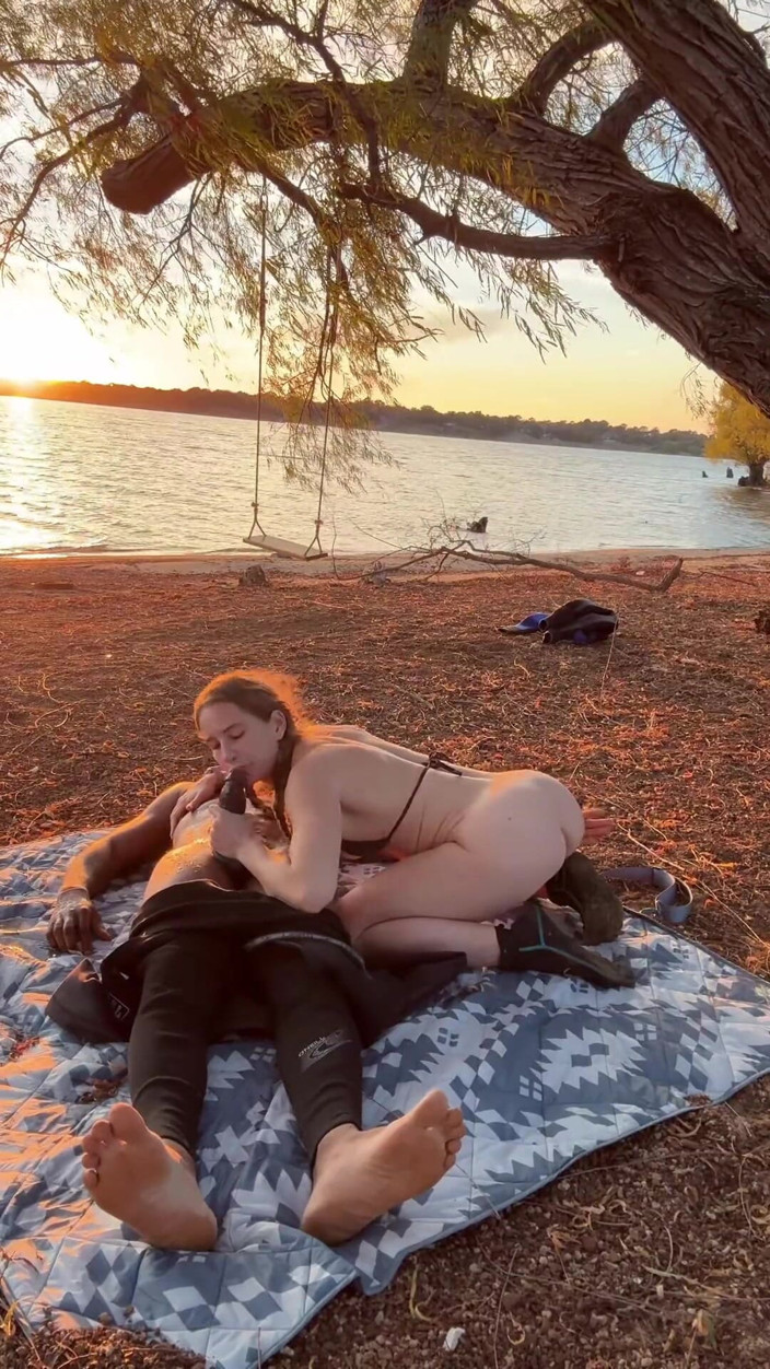 Jackrackemxxx: A puta pirata fode na ilha deserta