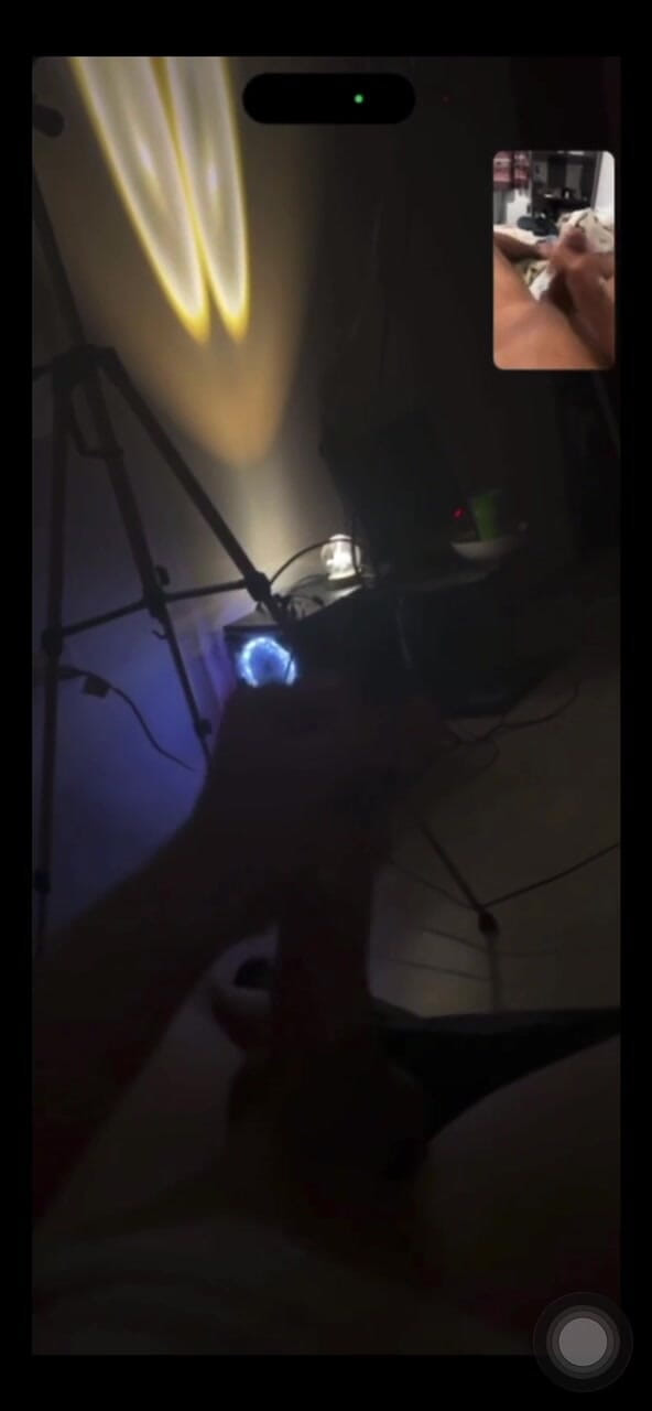 Icyhot707: Adamla görüntülü görüşme