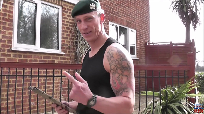 Luke Hardy XXX: Sammie j ve sürpriz bir komando üçlü grup seks