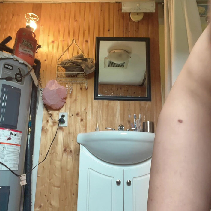 sweethanajapanese: Hana Wanna Piss for You Today