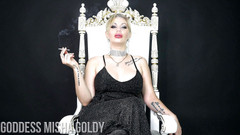 Goddess Misha Goldy: Mengubahmu menjadi gay cuckold banci kecil kami
