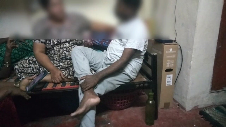 Tamil lesbian: Grupo hablando sucio sobre video y sexo